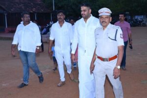 CSK Chithirai Selvakumar Awards Prizes at Lawyers' Cricket Tournament